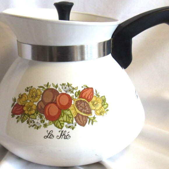 Vintage Corning Ware Spice of Life Le Tea, Metal Lid J111 - Picture 1 of 8